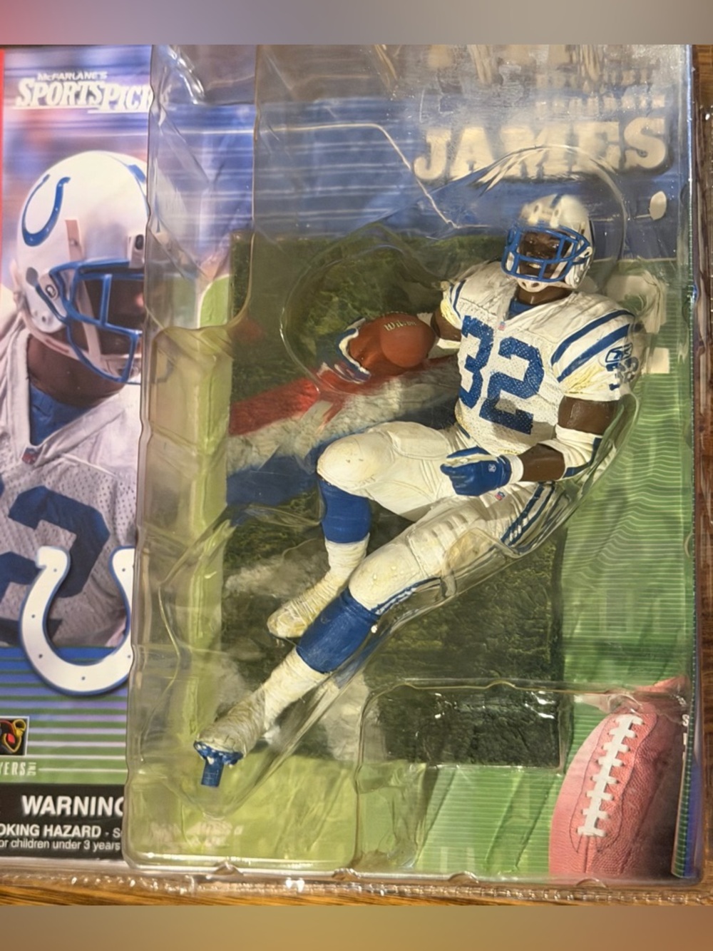McFarlanes Edgerrin James Indianapolis Colts  NFL ‘01 White Jersey Figure Sealed